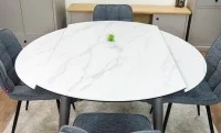 Set Masă Living Extensibilă CT106 Blat Ceramic Alb cu 4 Scaune DCM2001AF Gri