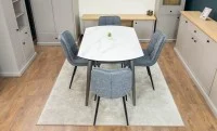 Set Masă Living Extensibilă CT106 Blat Ceramic Alb cu 4 Scaune DCM2001AF Gri
