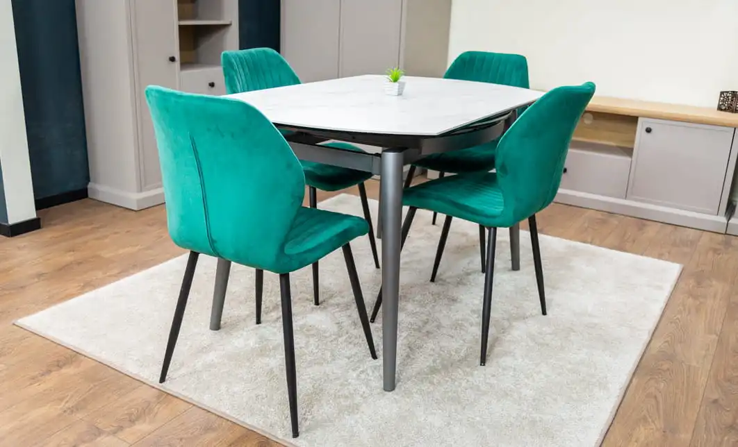 Set Masă Living Extensibilă CT106 Blat Ceramic Alb cu 4 Scaune Tapițate KJC104 Verzi 4