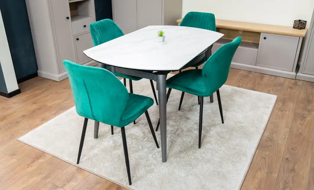 Set Masă Living Extensibilă CT106 Blat Ceramic Alb cu 4 Scaune Tapițate KJC104 Verzi
