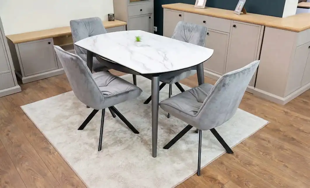 Set Masă Living Extensibilă CT106 Blat Ceramic Alb cu 4 Scaune Tapițate KJC356 Gri