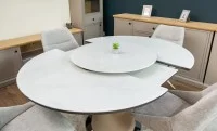 Set Masă Living Extensibilă CT163 Blat Ceramic Alb cu 4 Scaune DCM0108CS Gri Deschis