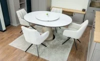Set Masă Living Extensibilă CT163 Blat Ceramic Alb cu 4 Scaune Rotative DCM0112AS Bej