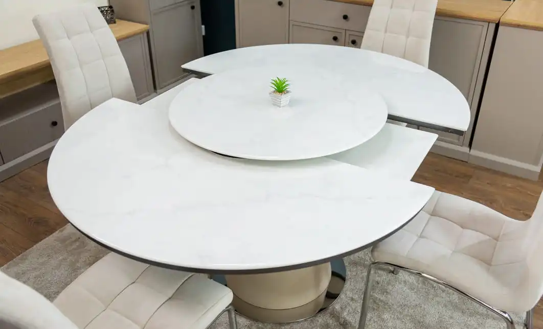 Set Masă Living Extensibilă CT163 Blat Ceramic Alb cu 4 Scaune Tapițate F630 Bej