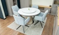 Set Masă Living Extensibilă CT163 Blat Ceramic Alb cu 4 Scaune Rotative KJC77 Gri Deschis