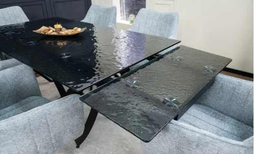Set Masă Living Extensibilă CT241 Blat Sticlă Securizată Neagră cu 6 Scaune KJC385 Gri
