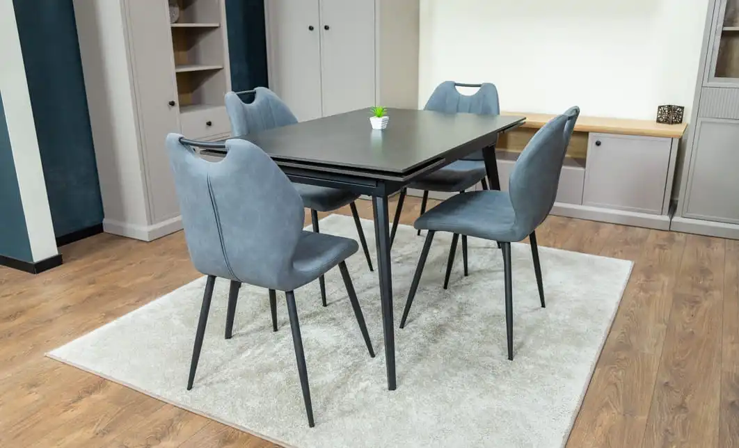 Set Masă Living Extensibilă DTM0101 Blat Ceramic Gri cu 4 Scaune Tapițate MC06 Gri 4