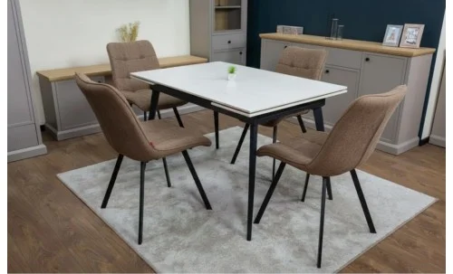 Set Masă Living Extensibilă DTM0101CS Bej cu 4 Scaune Tapițate DCM1801CF Maro