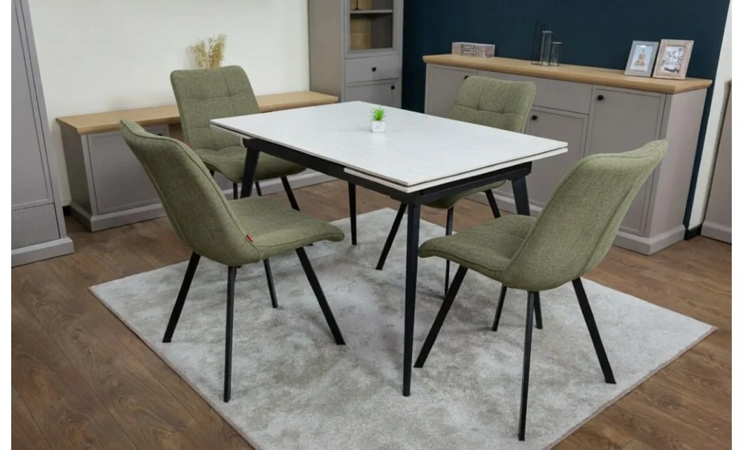 Set Masă Living Extensibilă DTM0101CS Bej cu 4 Scaune Tapițate DCM1801CF Verzi