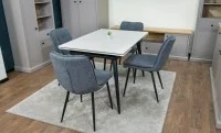 Set Masă Living Extensibilă DTM0101CS Bej cu 4 Scaune DCM2001AF Gri