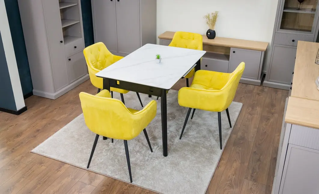 Set Masă Living Extensibilă KJT4711-1 Alb cu 4 Scaune Tapițate KJC38 Galbene