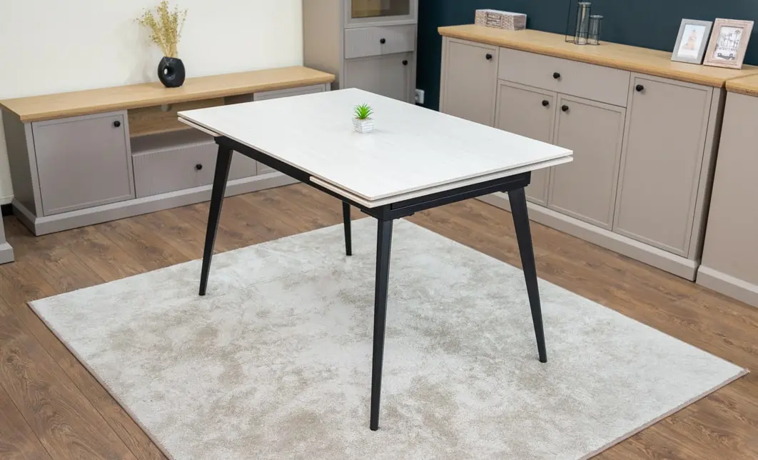 Set Masă Living Extensibilă DTM0101CS Bej cu 4 Scaune KJC0357 Negre 4