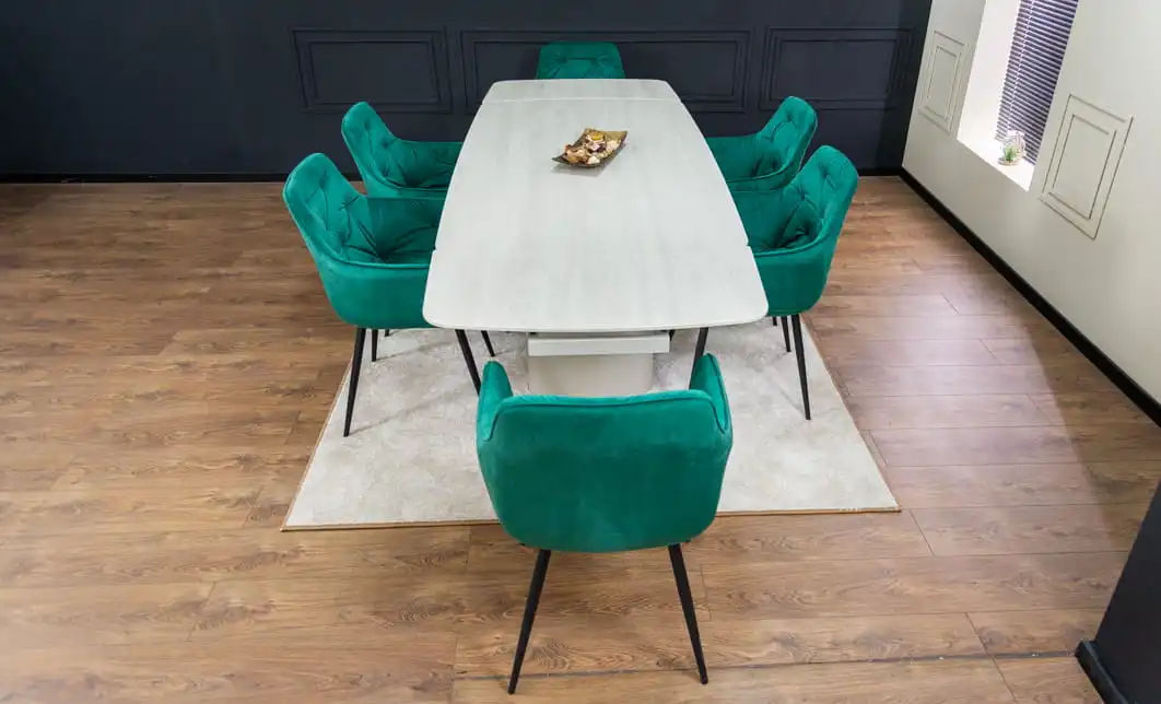 Set Masă Living Extensibilă DTM0405CS Blat Ceramic Bej cu 6 Scaune Tapițate KJC38 Verzi 9