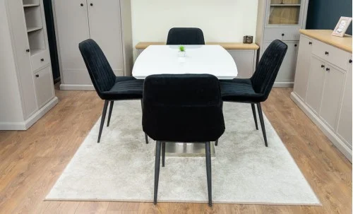 Set Masă Living Extensibilă KJT380 Blat Lucios Alb cu 4 Scaune Tapițate KJC176 Negre