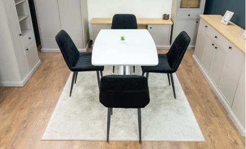 Set Masă Living Extensibilă KJT380 Blat Lucios Alb cu 4 Scaune Tapițate KJC176 Negre