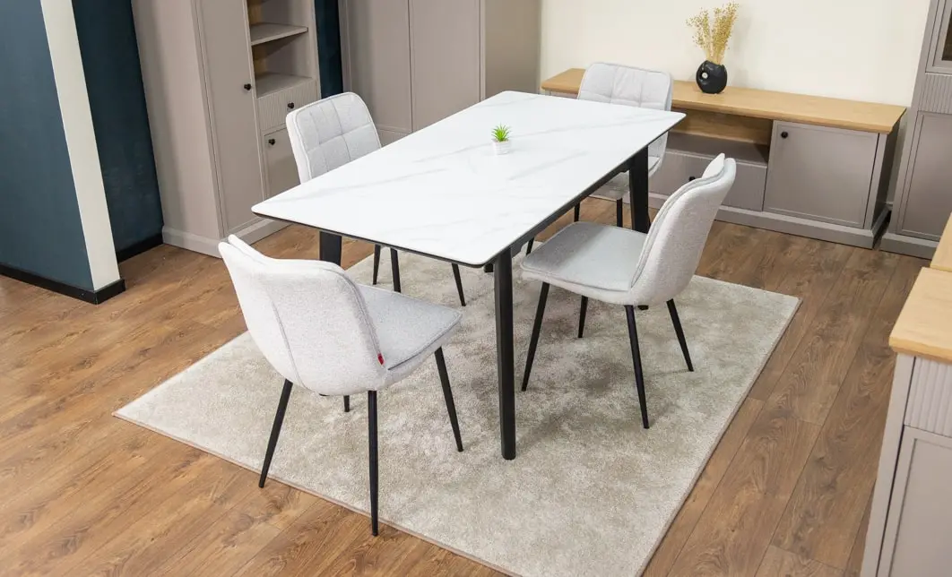 Set Masă Living Extensibilă KJT4711-1 Alb cu 4 Scaune Tapițate DCM2001AF Bej