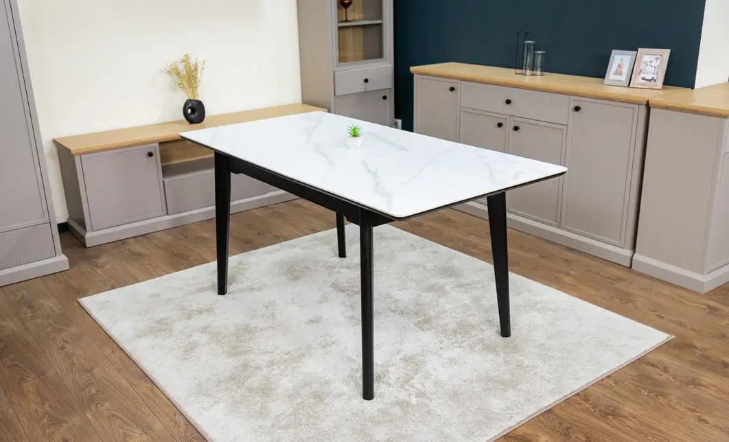Set Masă Living Extensibilă KJT4711-1 Alb cu 4 Scaune Tapițate KJC356 Negre