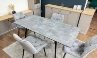 Set Masă Living Extensibilă KJT546 Gri cu 4 Scaune Tapițate KJC0357 Gri