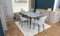 Set Masă Living Extensibilă KJT546 Gri cu 4 Scaune Tapițate KJC0357 Gri 2