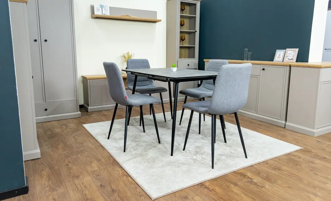 Set Masă Living Extensibilă KJT546 Gri cu 4 Scaune Tapițate KJC5341 Gri