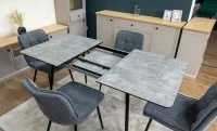 Set Masă Living Extensibilă KJT546 Gri cu 4 Scaune Tapițate DCM2001AF Gri