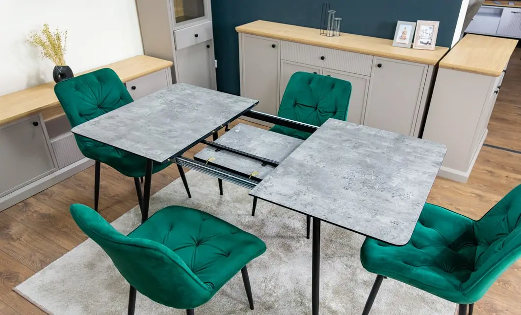 Set Masă Living Extensibilă KJT546 Gri cu 4 Scaune Tapițate KJC0357 Verzi