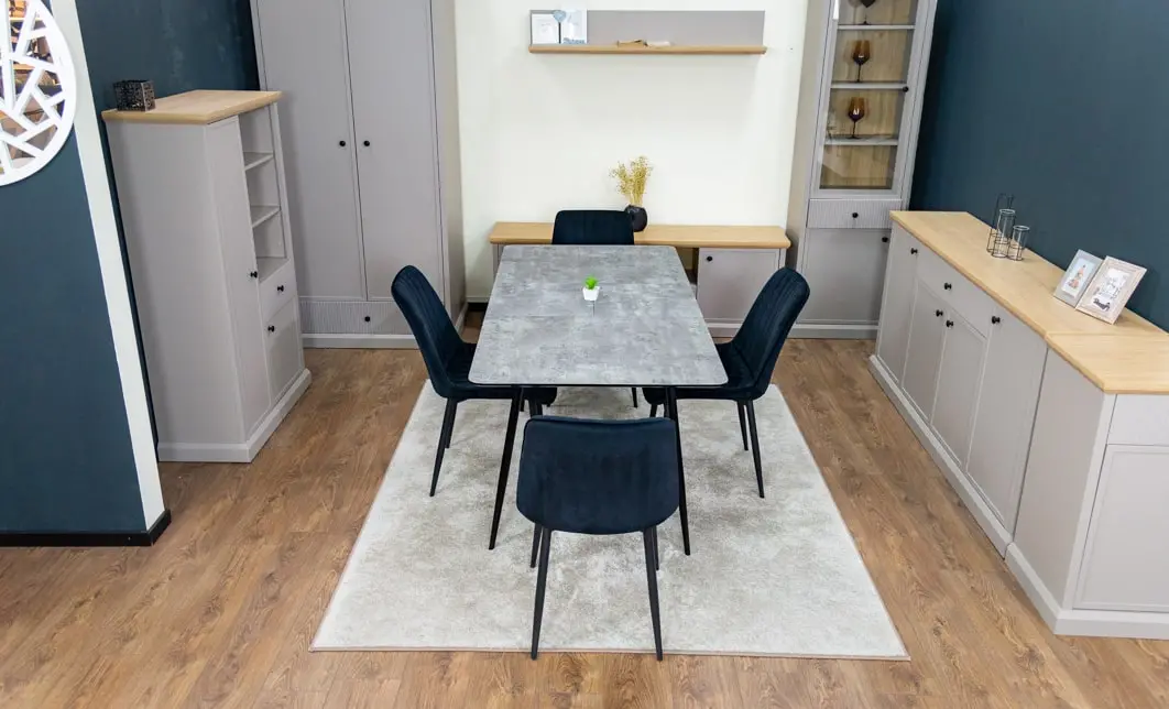 Set Masă Living Extensibilă KJT546 Gri cu 4 Scaune Tapițate KJC176 Negre