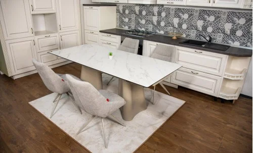 Set Masă Living Extensibilă Blat Ceramic Alb Marmura CT234 cu Set 4 Scaune DCM0108CS